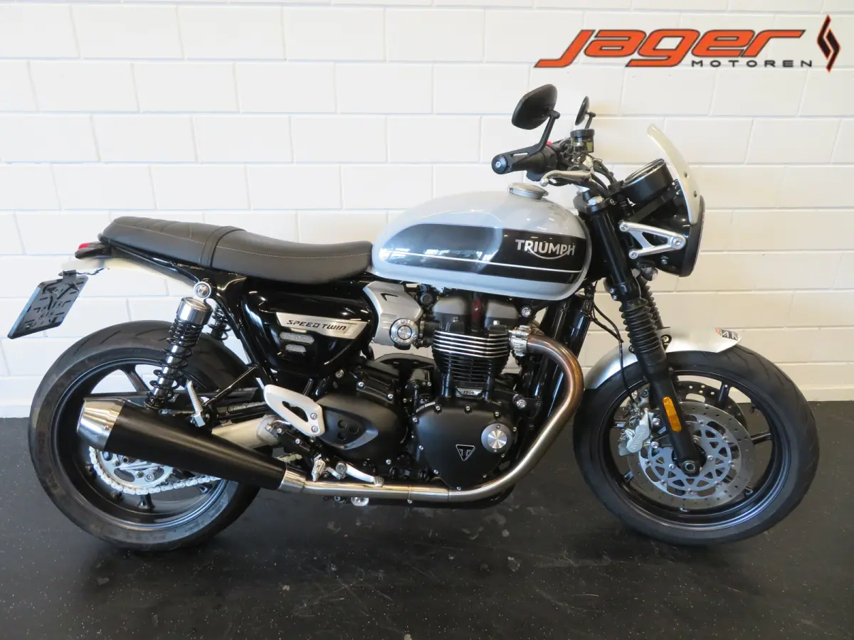 Triumph 1200 2020 Benzine Onbekend leasen
