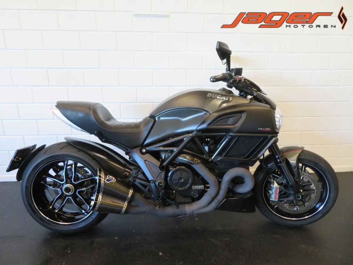 Ducati Diavel Carbon 2017 Overig Onbekend leasen