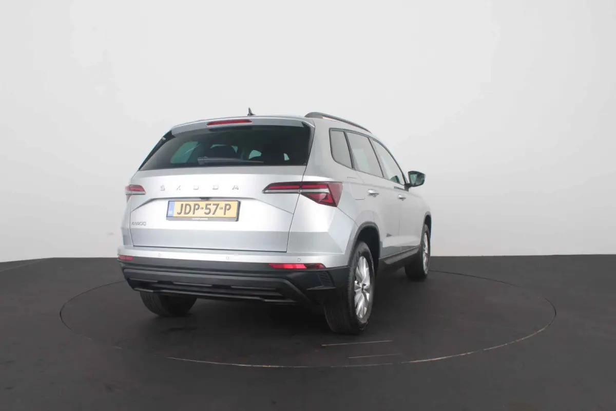 1.0 TSI Business Edition > Camera/Navi/Comfort-pakket/keyless...