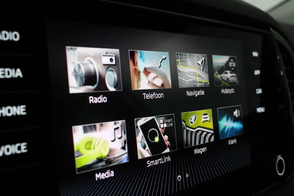 1.0 TSI Business Edition > Camera/Navi/Comfort-pakket/keyless...