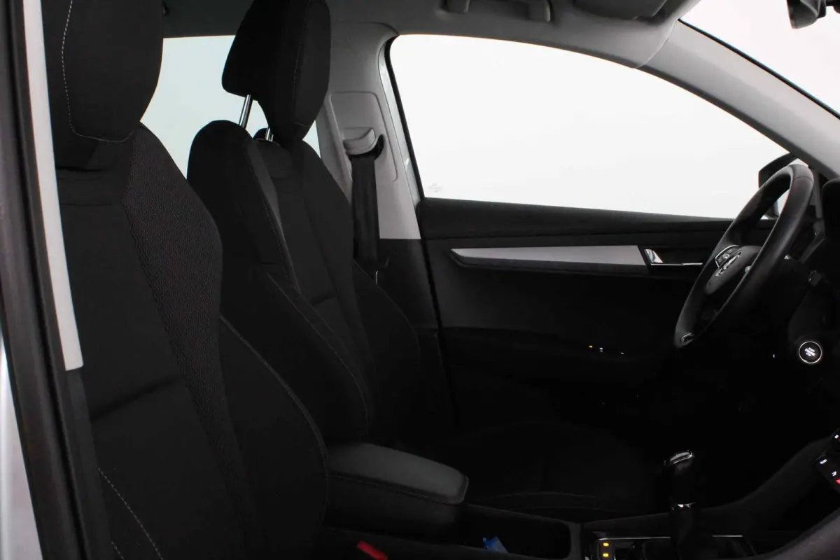 1.0 TSI Business Edition > Camera/Navi/Comfort-pakket/keyless...
