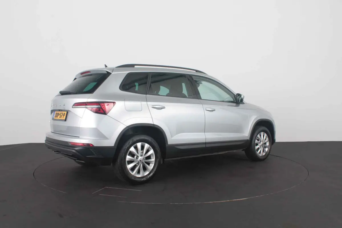 1.0 TSI Business Edition > Camera/Navi/Comfort-pakket/keyless...