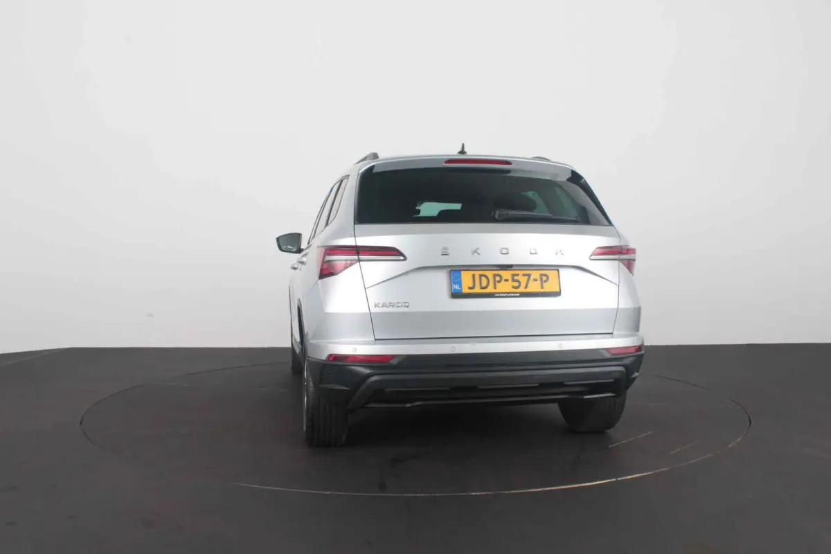 1.0 TSI Business Edition > Camera/Navi/Comfort-pakket/keyless...