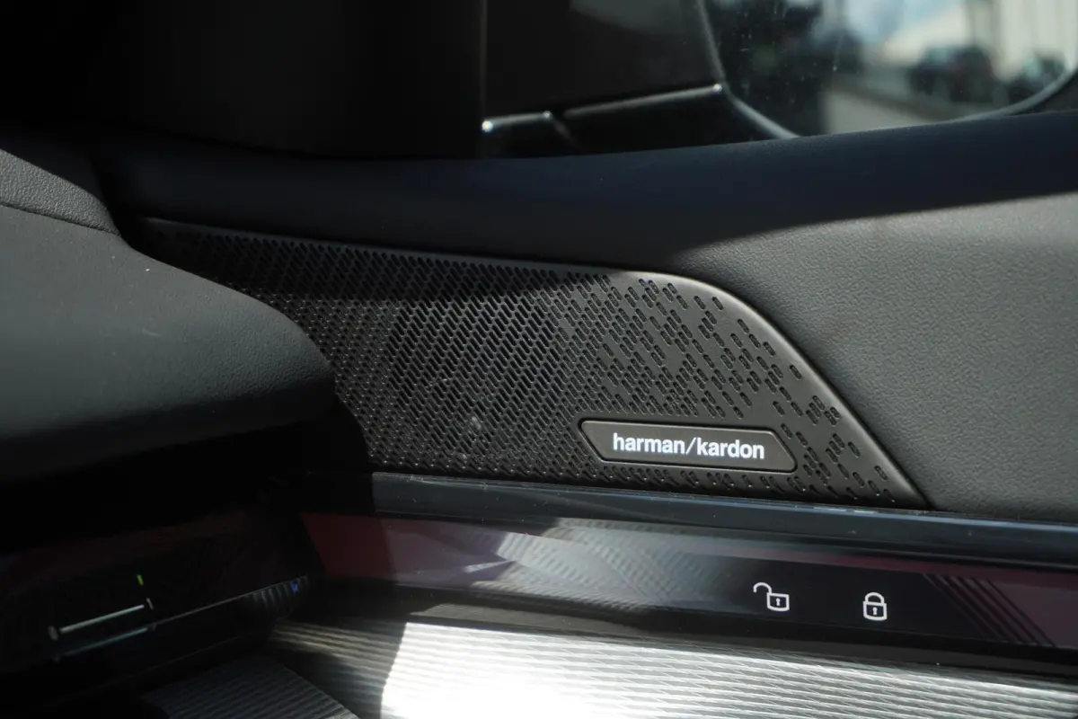 520i M Sportpakket | 20 inch LM M Sterspaak | Driving Assistant Plus | Harman-Kardon sound system | Parking Assistant |
