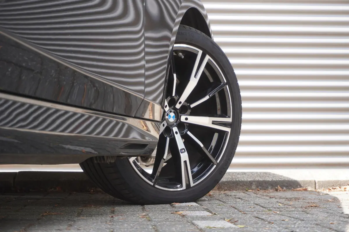 520i M Sportpakket | 20 inch LM M Sterspaak | Driving Assistant Plus | Harman-Kardon sound system | Parking Assistant |