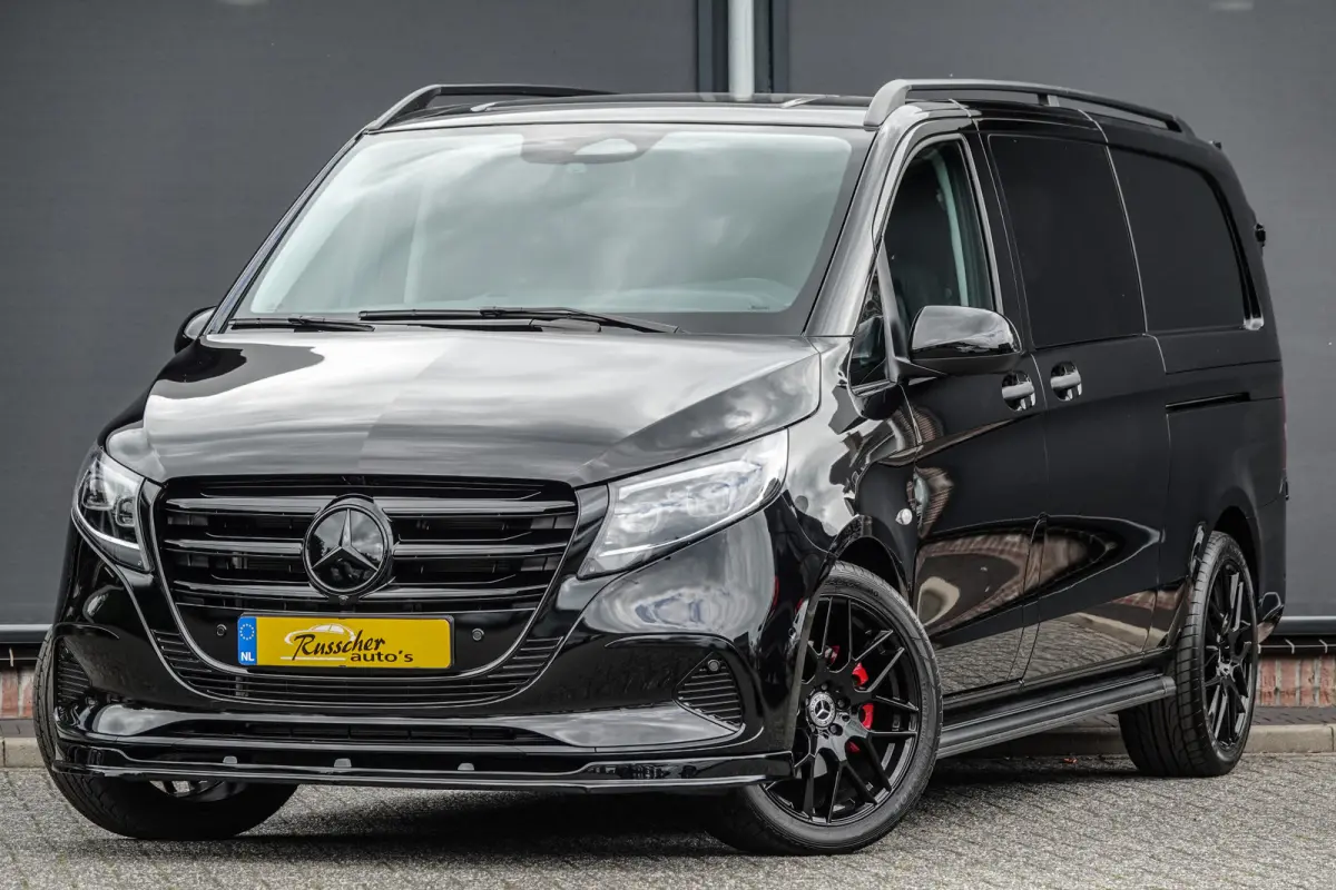 119Cdi 190Pk 9G-Tronic Aut. | Dubbele Cabine | Mixto Pro | Extra lang | 2x Schuifdeur | Achteruitrijcamera | Afneembare trekhaak | Spoilerpack | Rode remzadels | 20''