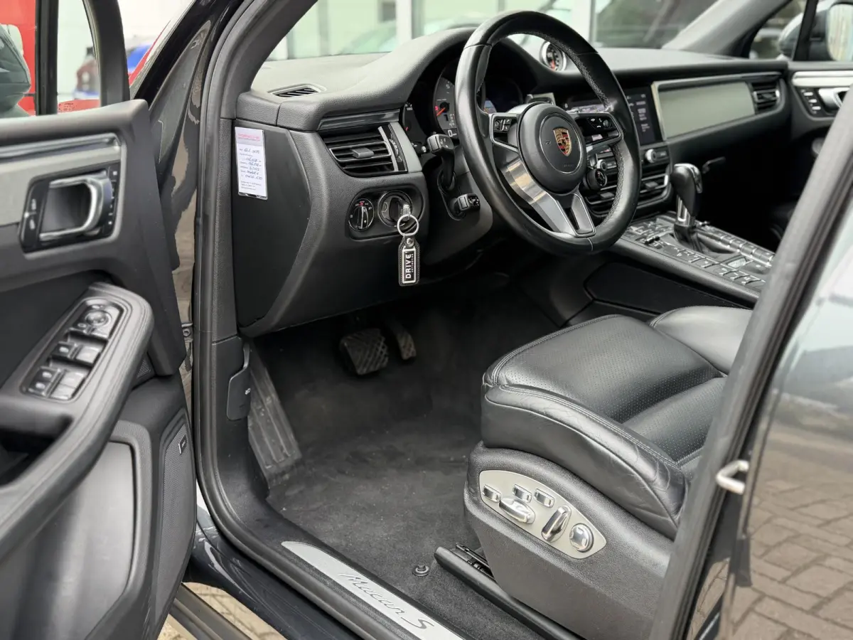 3.0 S 354PK |Pano|ACC|360Cam|BOSE|Sport Chrono|21"Sport Classic|Adaptieve Sportstoelen|El.Trekhaak|Porsche onderhouden