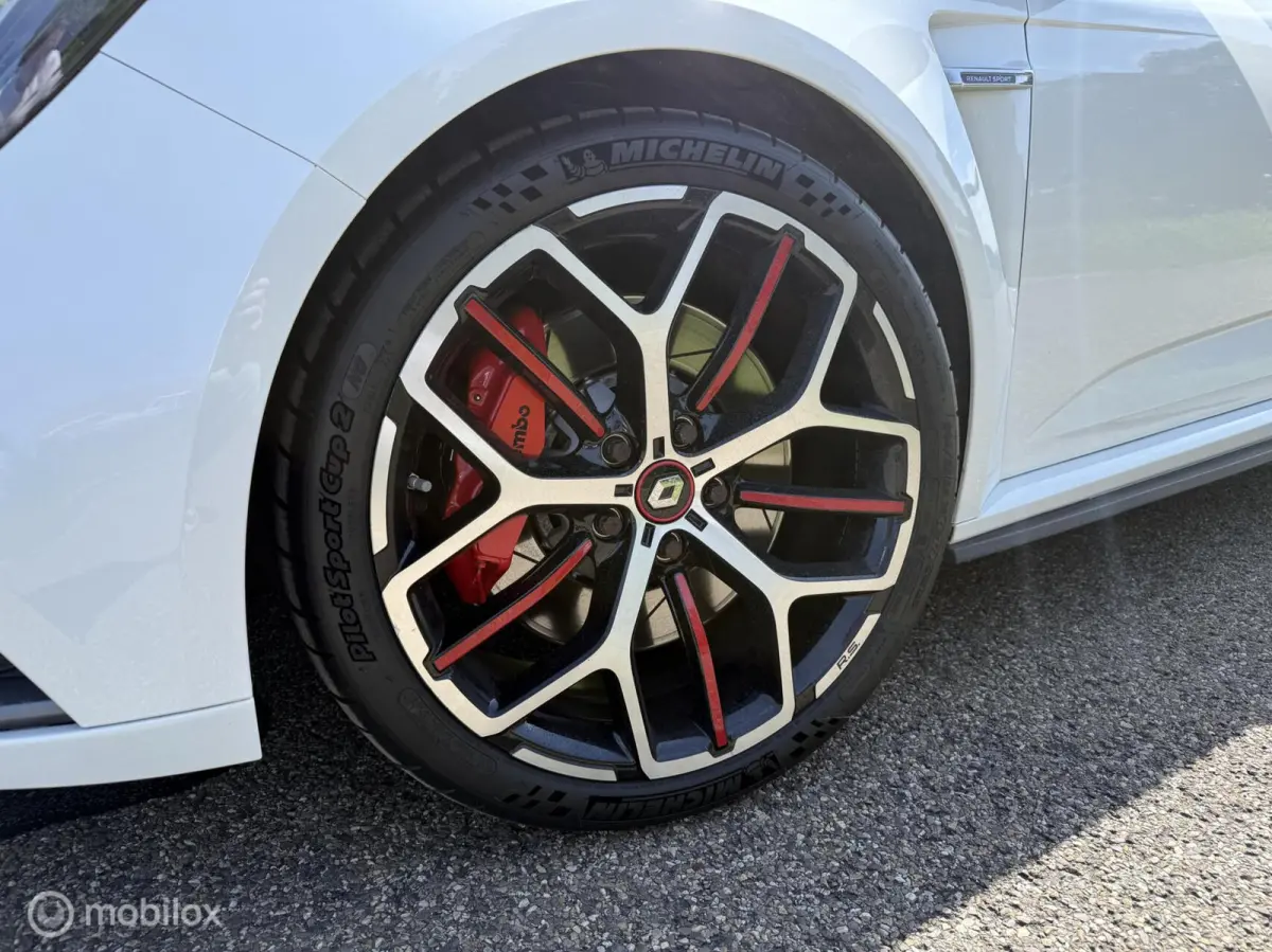1.8 TCe 300 RS Trophy / Pano / Bose / Brembo