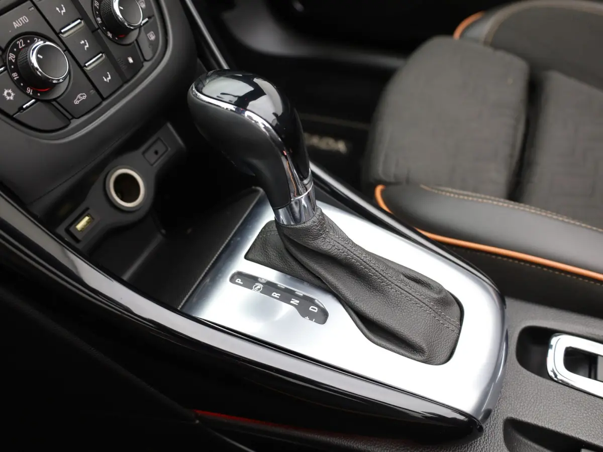 1.6 Turbo 170Pk Aut. Innovation | Parkeersensoren V&A | AGR-Stoelen | Navi | Prijs Rijklaar!!