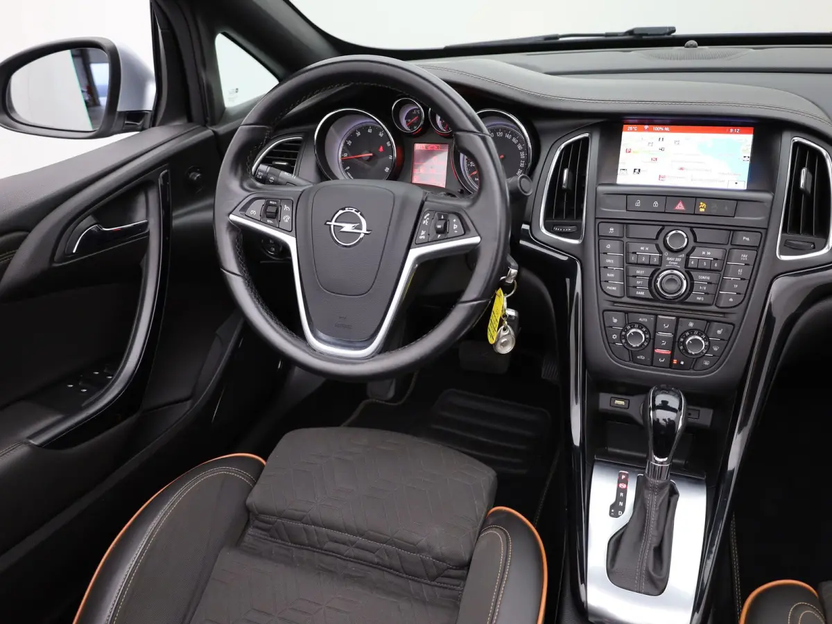 1.6 Turbo 170Pk Aut. Innovation | Parkeersensoren V&A | AGR-Stoelen | Navi | Prijs Rijklaar!!