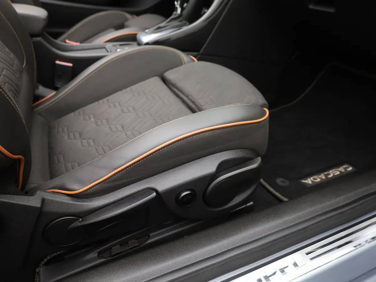 1.6 Turbo 170Pk Aut. Innovation | Parkeersensoren V&A | AGR-Stoelen | Navi | Prijs Rijklaar!!