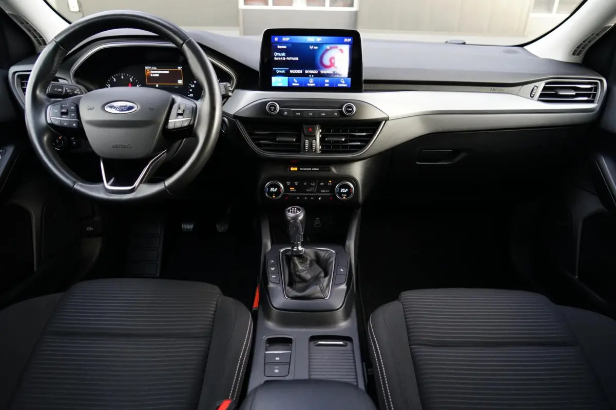 1.0 EcoBoost Hybrid Titanium Style, stoelverw.