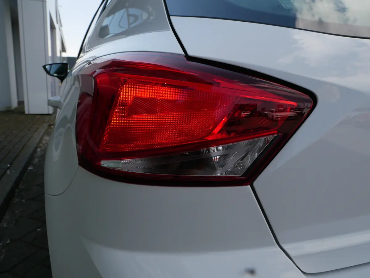Style | Automatisch dimmende binnenspiegel | Buitenspiegels elektrisch verstelbaar | Koplampverlichting LED