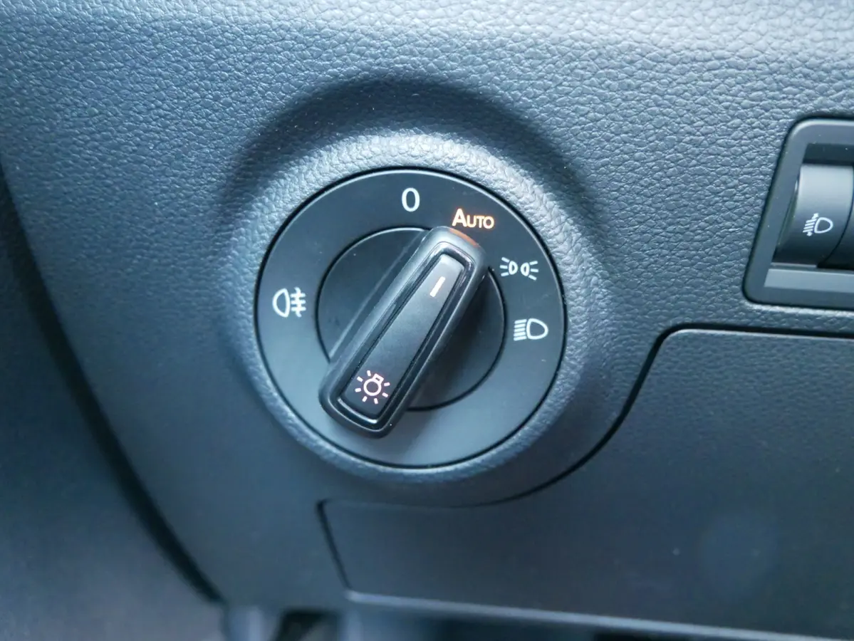 Style | Automatisch dimmende binnenspiegel | Buitenspiegels elektrisch verstelbaar | Koplampverlichting LED