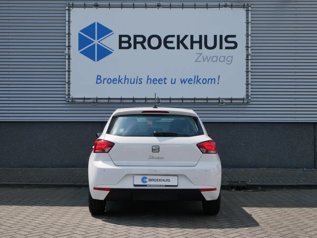 Style | Automatisch dimmende binnenspiegel | Buitenspiegels elektrisch verstelbaar | Koplampverlichting LED