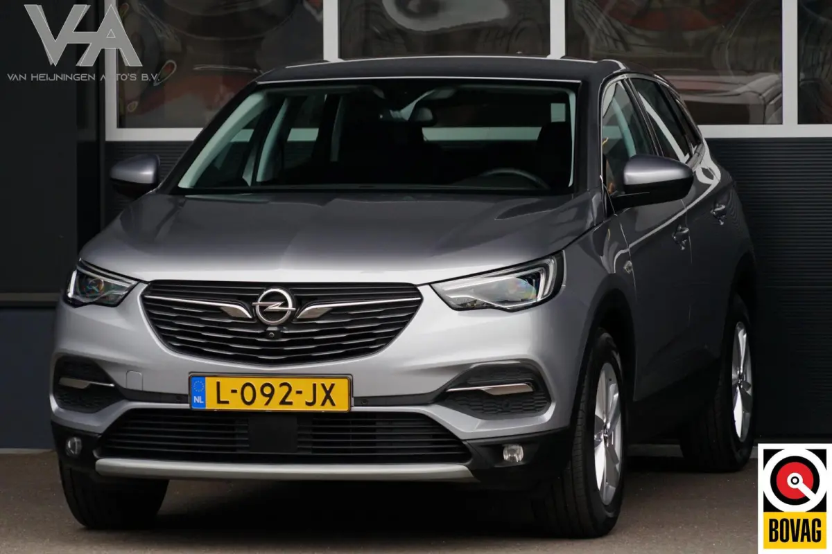 1.2 Turbo Business Elegance, CarPlay, cam.
