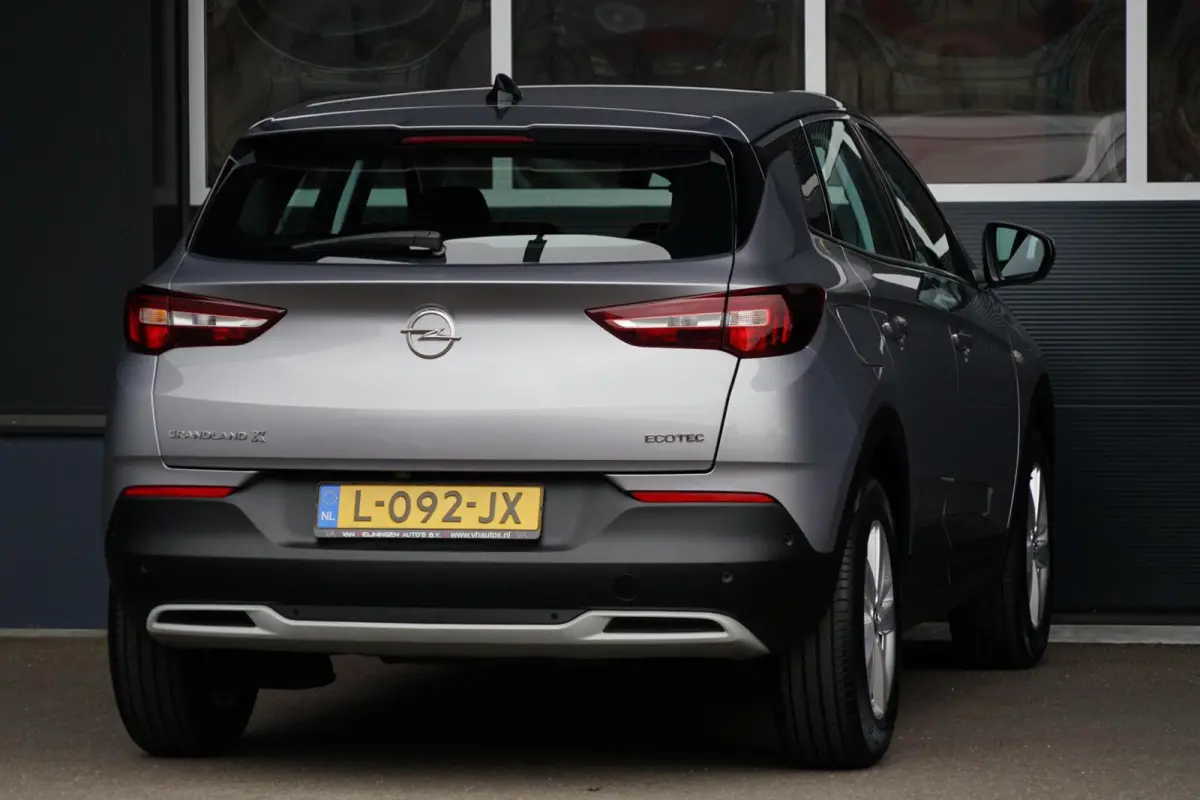 1.2 Turbo Business Elegance, CarPlay, cam.