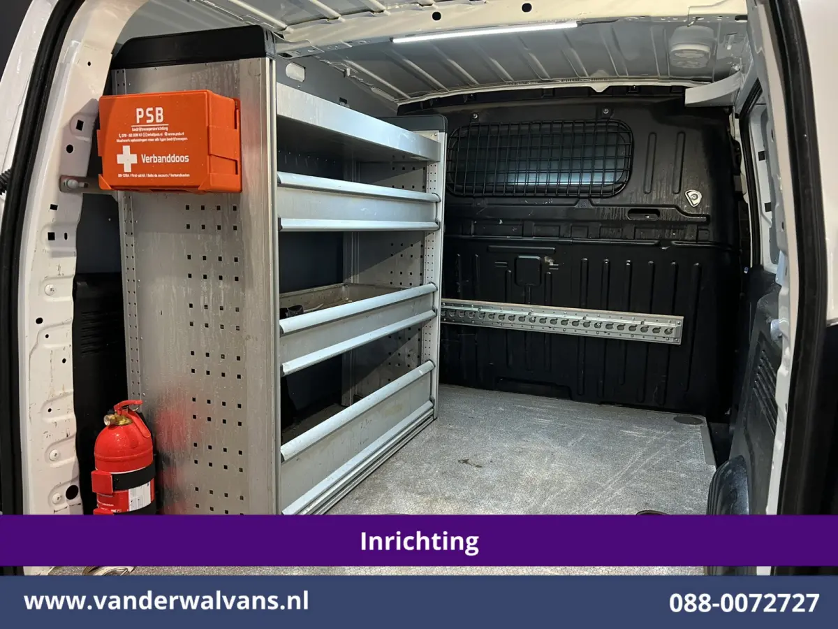 1.5 BlueHDI 102pk L1H1 Inrichting Euro6 Airco | Camera | Apple Carplay | Trekhaak | Cruisecontrol Android Auto, Parkeersensoren