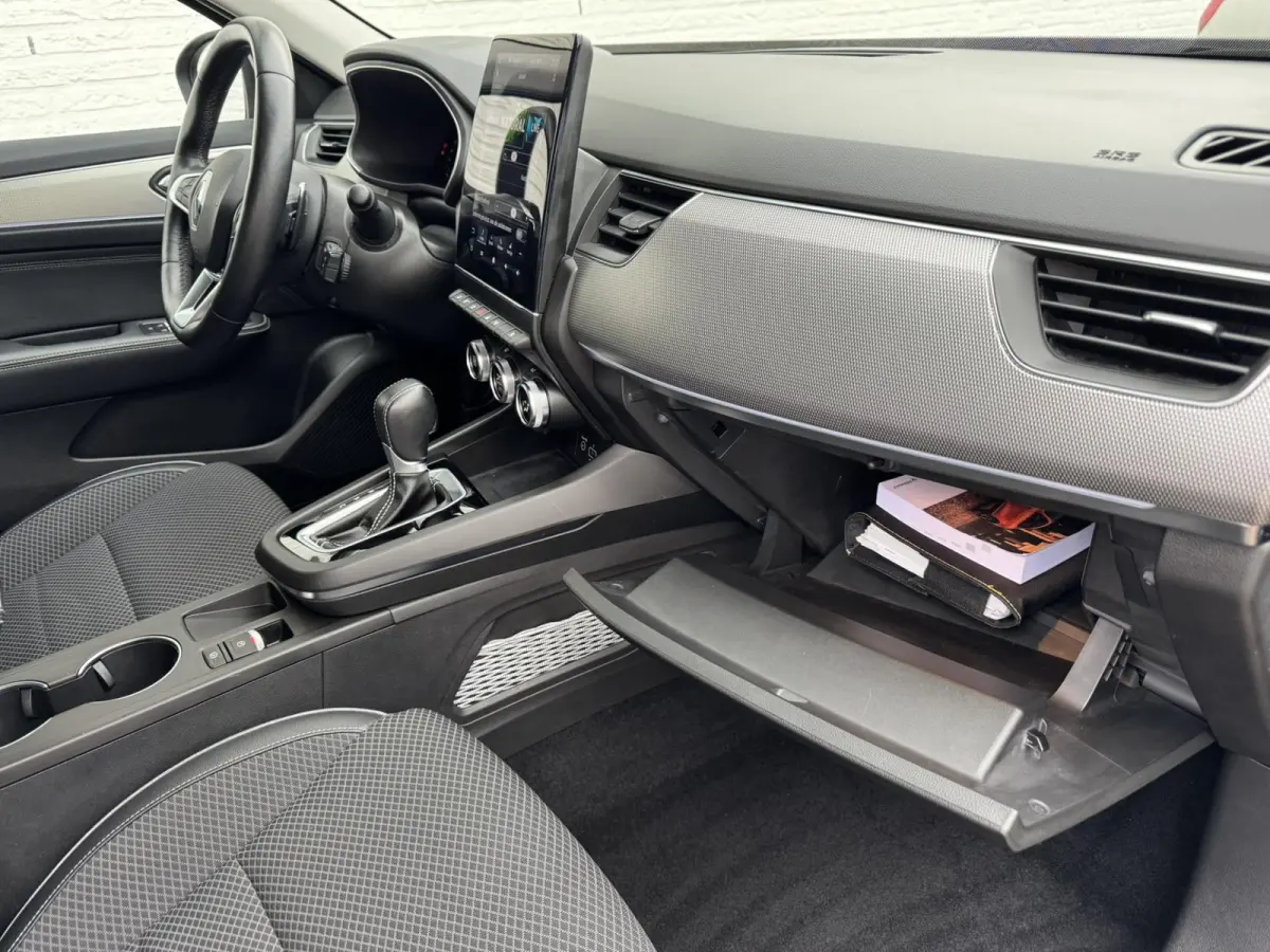 1.3 TCe 140 Adaptive cruise Climate control Keyless LED Navigatie Apple/Android Achteruitrijcamera Dodehoekdetectie
