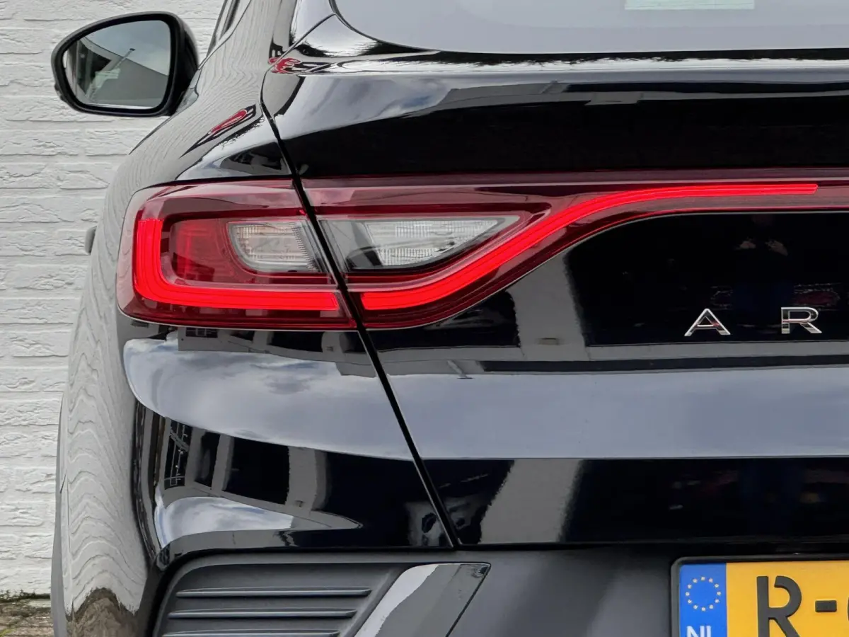 1.3 TCe 140 Adaptive cruise Climate control Keyless LED Navigatie Apple/Android Achteruitrijcamera Dodehoekdetectie