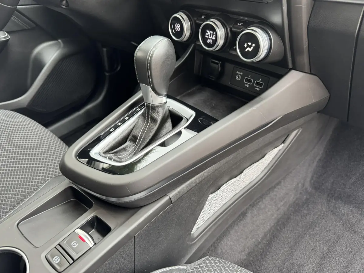 1.3 TCe 140 Adaptive cruise Climate control Keyless LED Navigatie Apple/Android Achteruitrijcamera Dodehoekdetectie