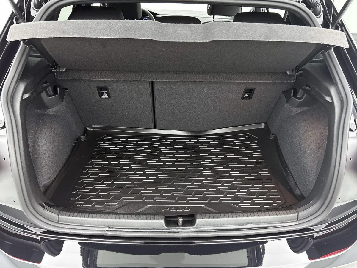 1.0 TSI R-Line Edition | Fysieke voorraad auto | Direct leverbaar | Panoramisch dak | LED Matrix koplampen | Stoelverwarming | Digitale cockpit pro | Achteruitrijcamera | Parkeersensoren |