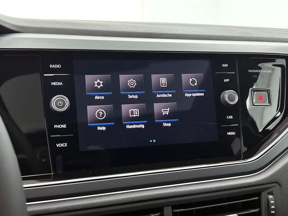 1.0 TSI R-Line Edition | Fysieke voorraad auto | Direct leverbaar | Panoramisch dak | LED Matrix koplampen | Stoelverwarming | Digitale cockpit pro | Achteruitrijcamera | Parkeersensoren |