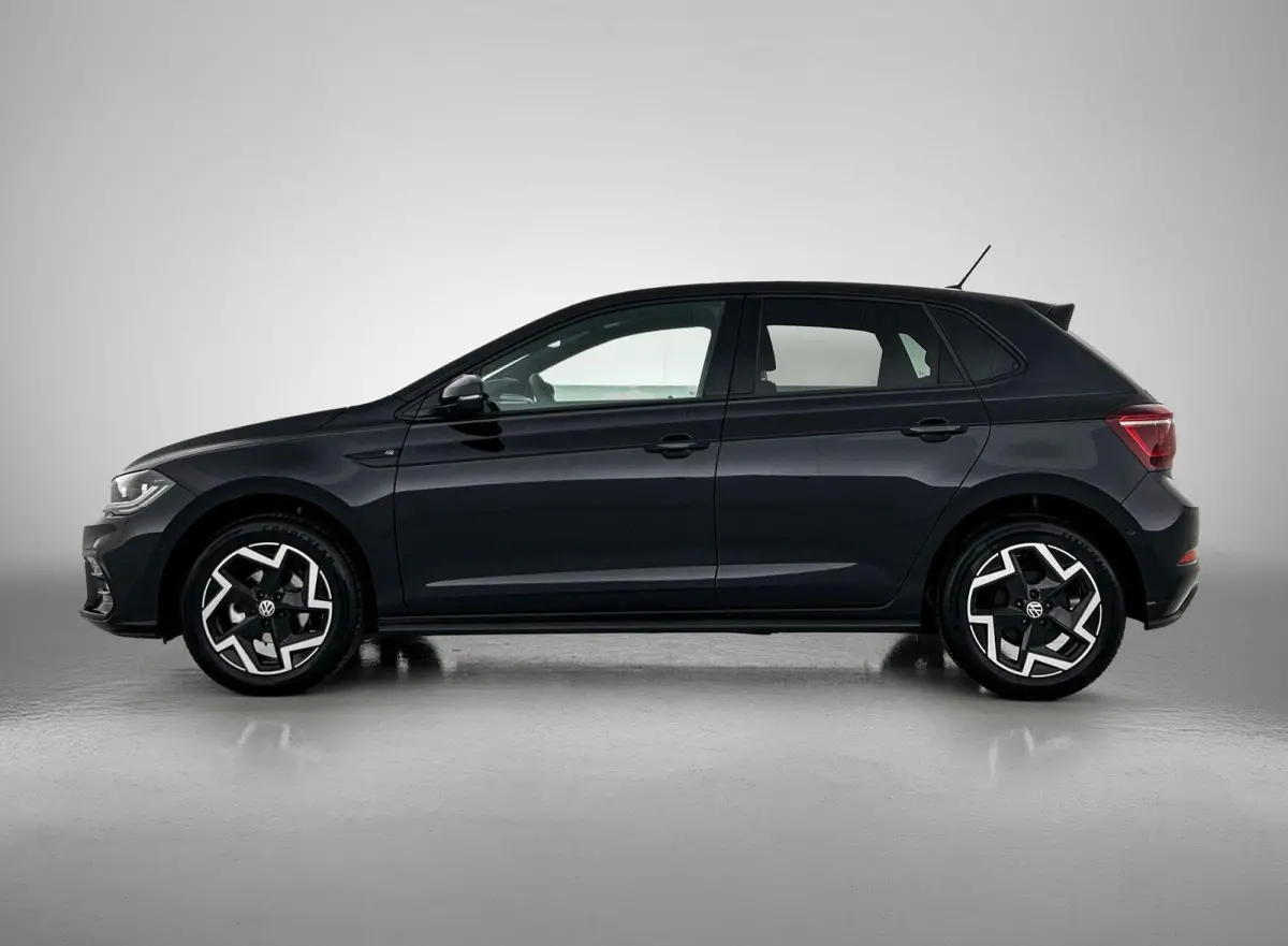 1.0 TSI R-Line Edition | Fysieke voorraad auto | Direct leverbaar | Panoramisch dak | LED Matrix koplampen | Stoelverwarming | Digitale cockpit pro | Achteruitrijcamera | Parkeersensoren |