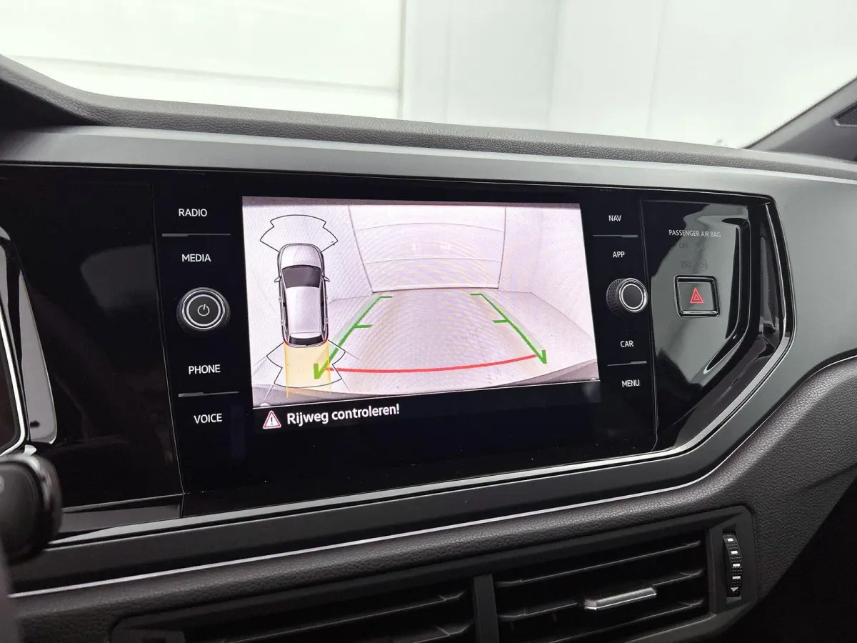 1.0 TSI R-Line Edition | Fysieke voorraad auto | Direct leverbaar | Panoramisch dak | LED Matrix koplampen | Stoelverwarming | Digitale cockpit pro | Achteruitrijcamera | Parkeersensoren |