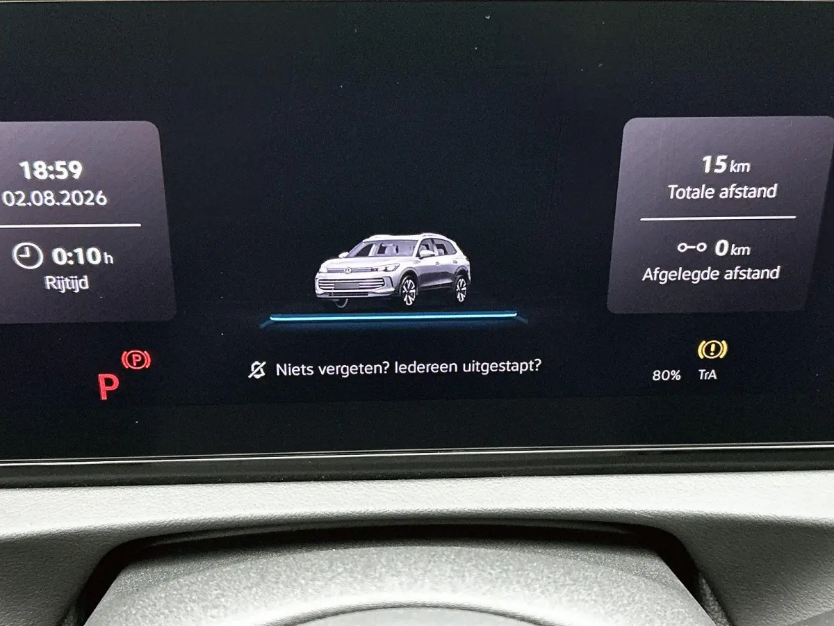 1.5 eHybrid R-Line Edition 204 PK Plug in hybrid | Trekhaak | 360 Camera | Stoelverwaming | Stuurverwarming | Panoramadak | Navigatie | Apple Carplay | Android Auto | Dodehoeksensoren | Elek