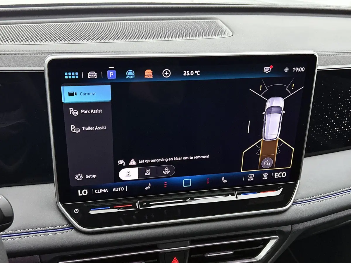 1.5 eHybrid R-Line Edition 204 PK Plug in hybrid | Trekhaak | 360 Camera | Stoelverwaming | Stuurverwarming | Panoramadak | Navigatie | Apple Carplay | Android Auto | Dodehoeksensoren | Elek
