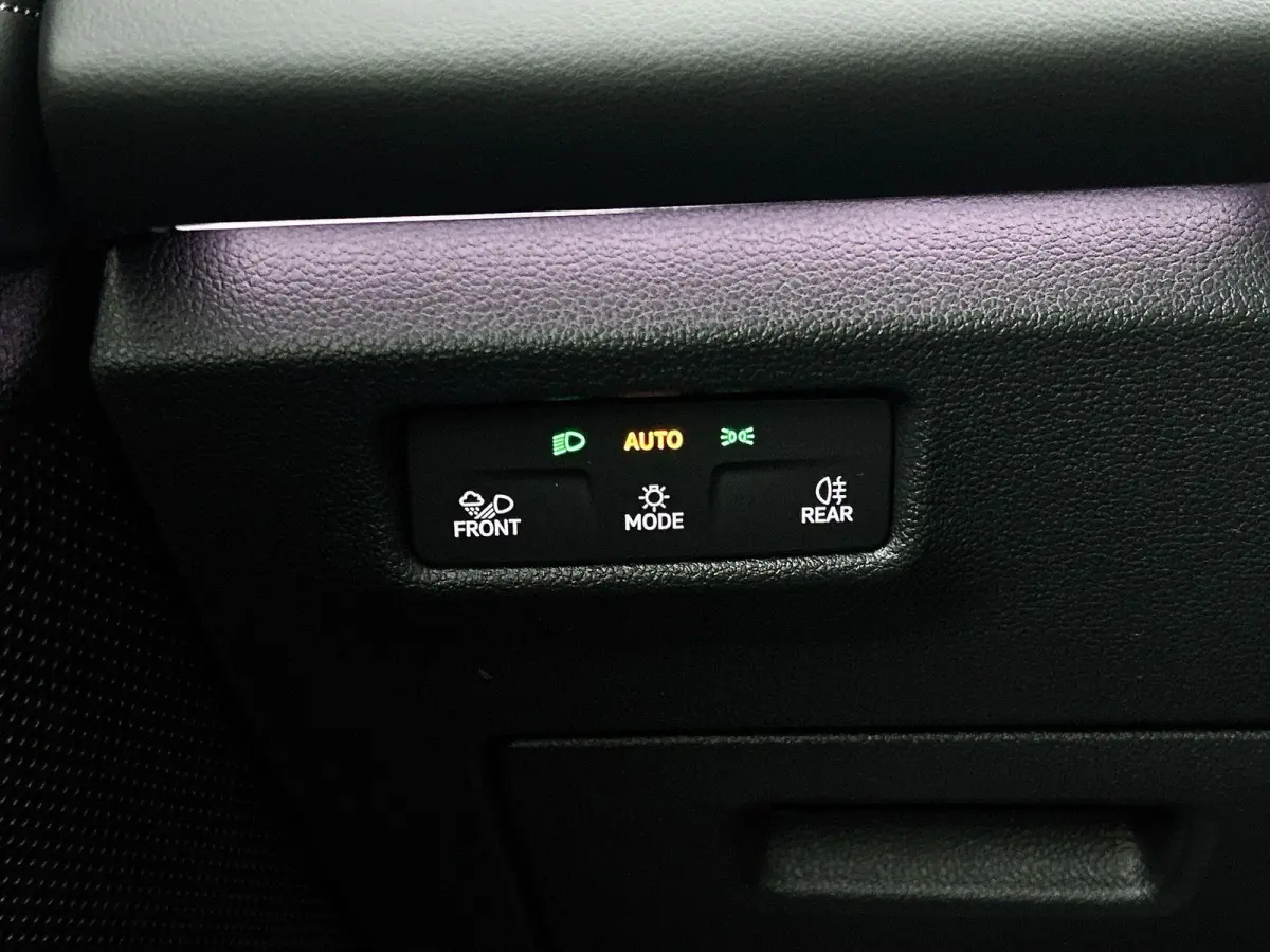 1.5 eHybrid R-Line Edition 204 PK Plug in hybrid | Trekhaak | 360 Camera | Stoelverwaming | Stuurverwarming | Panoramadak | Navigatie | Apple Carplay | Android Auto | Dodehoeksensoren | Elek
