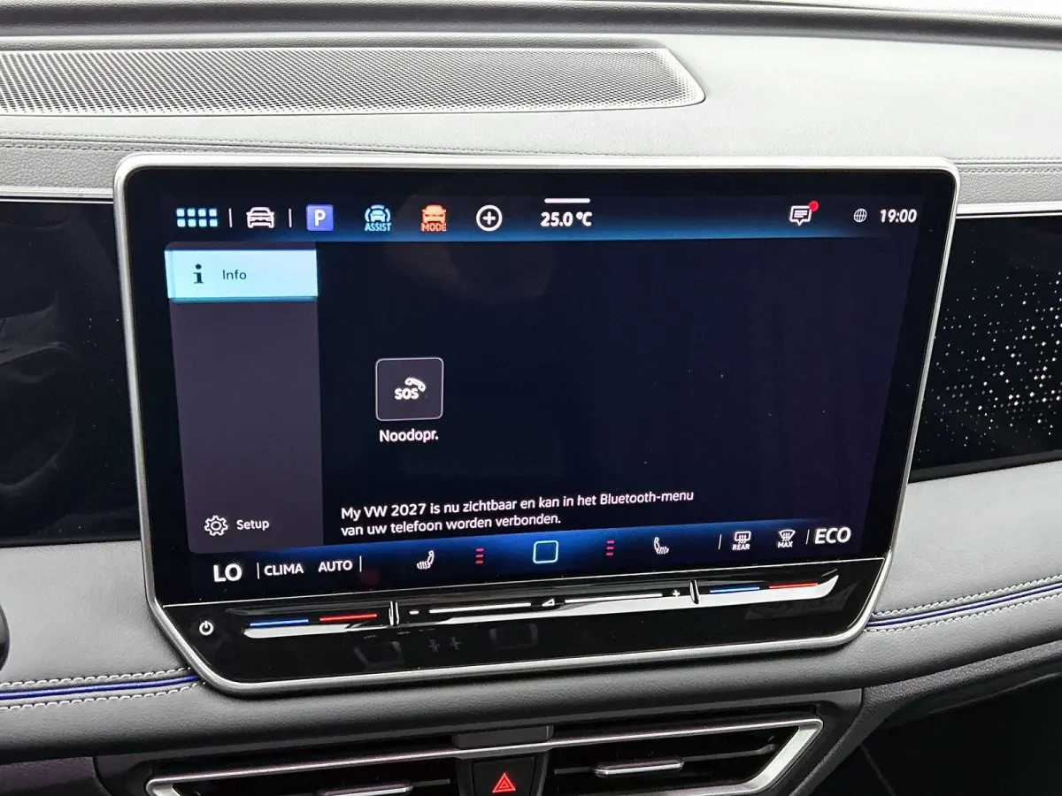 1.5 eHybrid R-Line Edition 204 PK Plug in hybrid | Trekhaak | 360 Camera | Stoelverwaming | Stuurverwarming | Panoramadak | Navigatie | Apple Carplay | Android Auto | Dodehoeksensoren | Elek