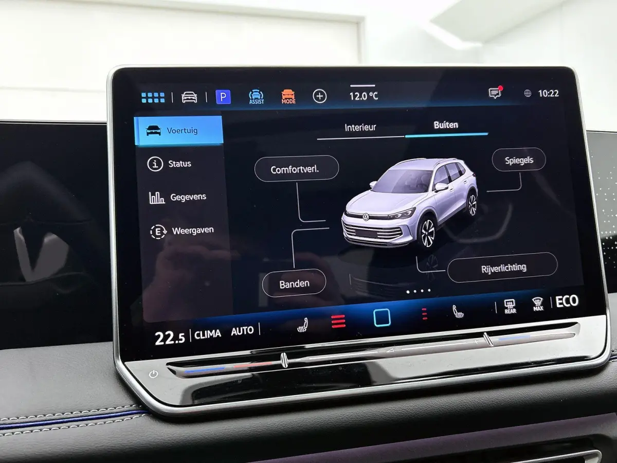 1.5 eHybrid R-Line Edition 204 PK Plug in hybrid | Trekhaak | 360 Camera | Stoelverwaming | Stuurverwarming | Panoramadak | Navigatie | Apple Carplay | Android Auto | Dodehoeksensoren | Elek