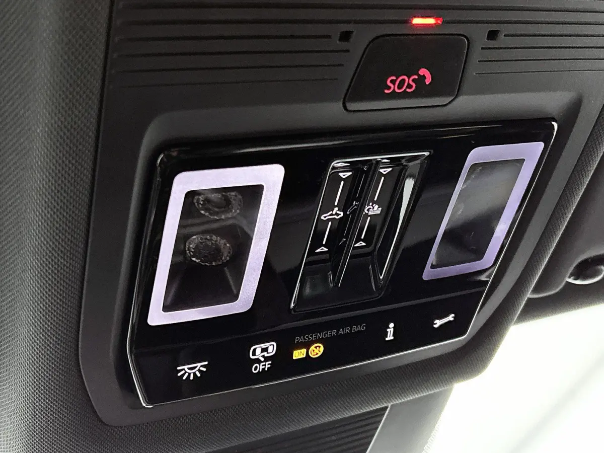 1.5 eHybrid R-Line Edition 204 PK Plug in hybrid | Trekhaak | 360 Camera | Stoelverwaming | Stuurverwarming | Panoramadak | Navigatie | Apple Carplay | Android Auto | Dodehoeksensoren | Elek