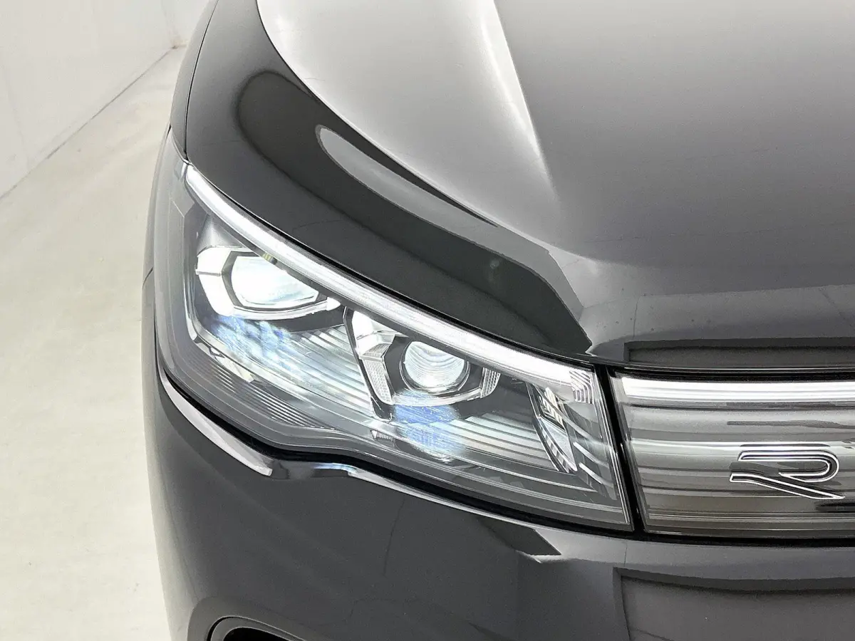 1.5 eHybrid R-Line Edition 204 PK Plug in hybrid | Trekhaak | 360 Camera | Stoelverwaming | Stuurverwarming | Panoramadak | Navigatie | Apple Carplay | Android Auto | Dodehoeksensoren | Elek
