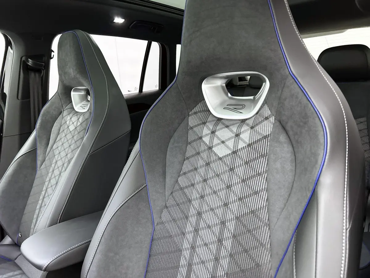 1.5 eHybrid R-Line Edition 204 PK Plug in hybrid | Trekhaak | 360 Camera | Stoelverwaming | Stuurverwarming | Panoramadak | Navigatie | Apple Carplay | Android Auto | Dodehoeksensoren | Elek