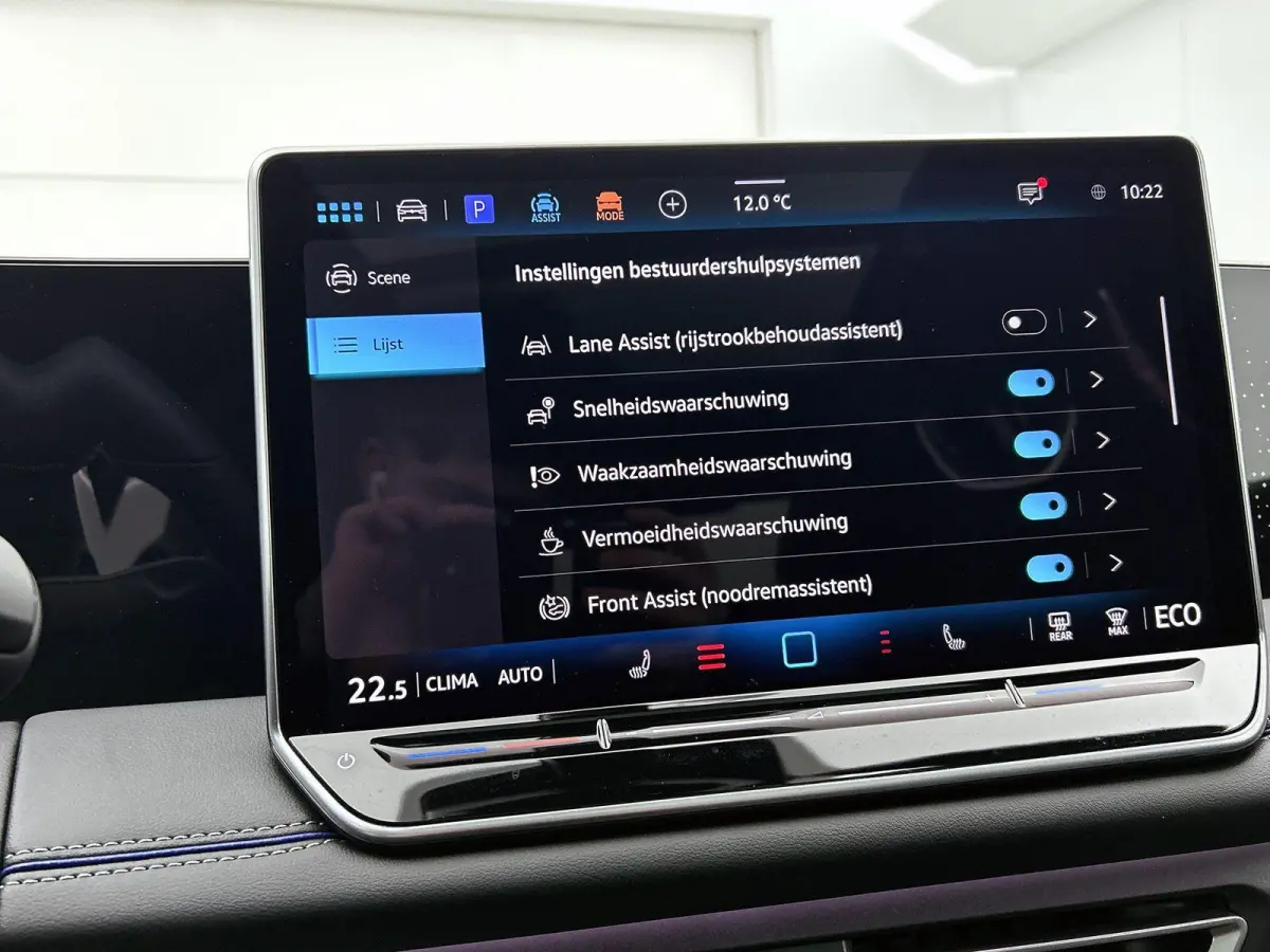 1.5 eHybrid R-Line Edition 204 PK Plug in hybrid | Trekhaak | 360 Camera | Stoelverwaming | Stuurverwarming | Panoramadak | Navigatie | Apple Carplay | Android Auto | Dodehoeksensoren | Elek