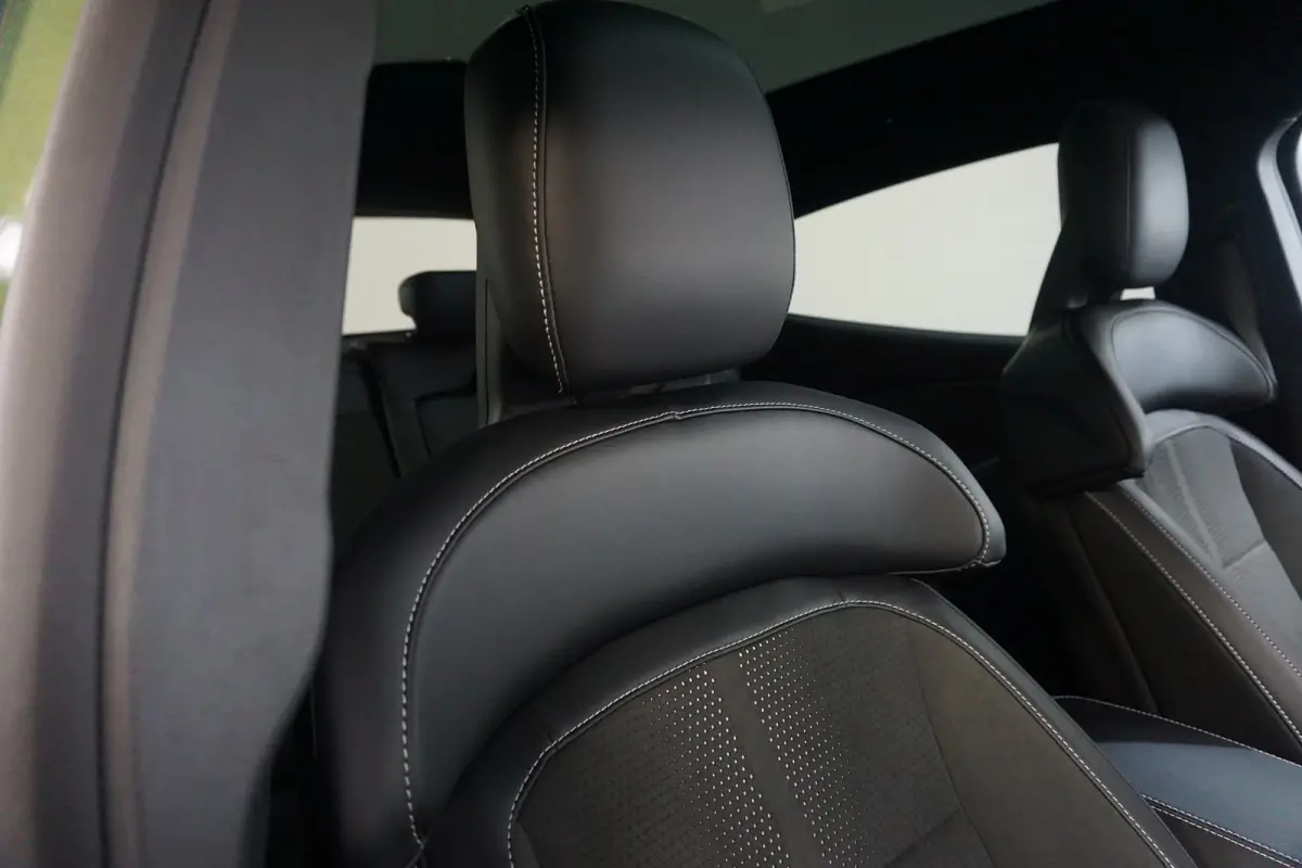 GT Extended AWD 98 kWh | Warmtepomp | Bronze Pack | Panoramadak | B&O premium audio | Uniek exemplaar  | Achterspoiler | Achteruitrijcamera | Afwijkende dakkleur