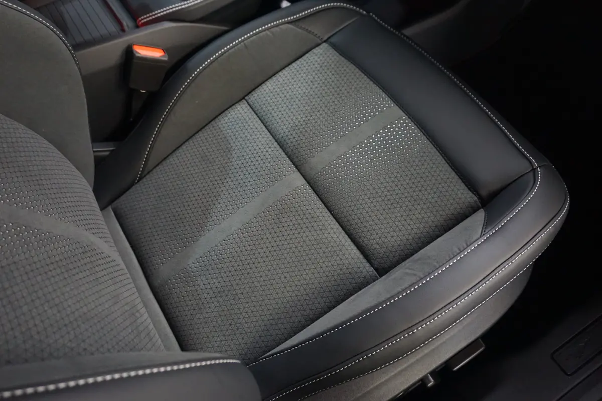 GT Extended AWD 98 kWh | Warmtepomp | Bronze Pack | Panoramadak | B&O premium audio | Uniek exemplaar  | Achterspoiler | Achteruitrijcamera | Afwijkende dakkleur