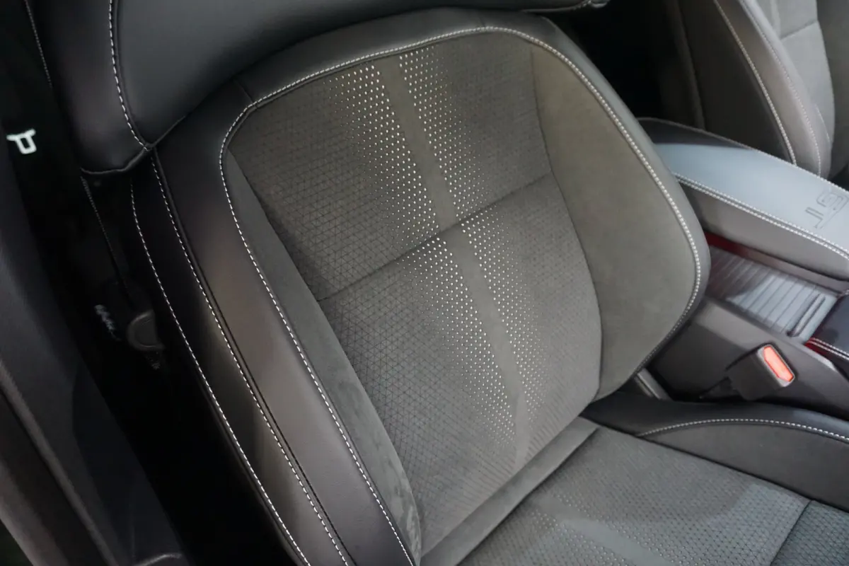 GT Extended AWD 98 kWh | Warmtepomp | Bronze Pack | Panoramadak | B&O premium audio | Uniek exemplaar  | Achterspoiler | Achteruitrijcamera | Afwijkende dakkleur
