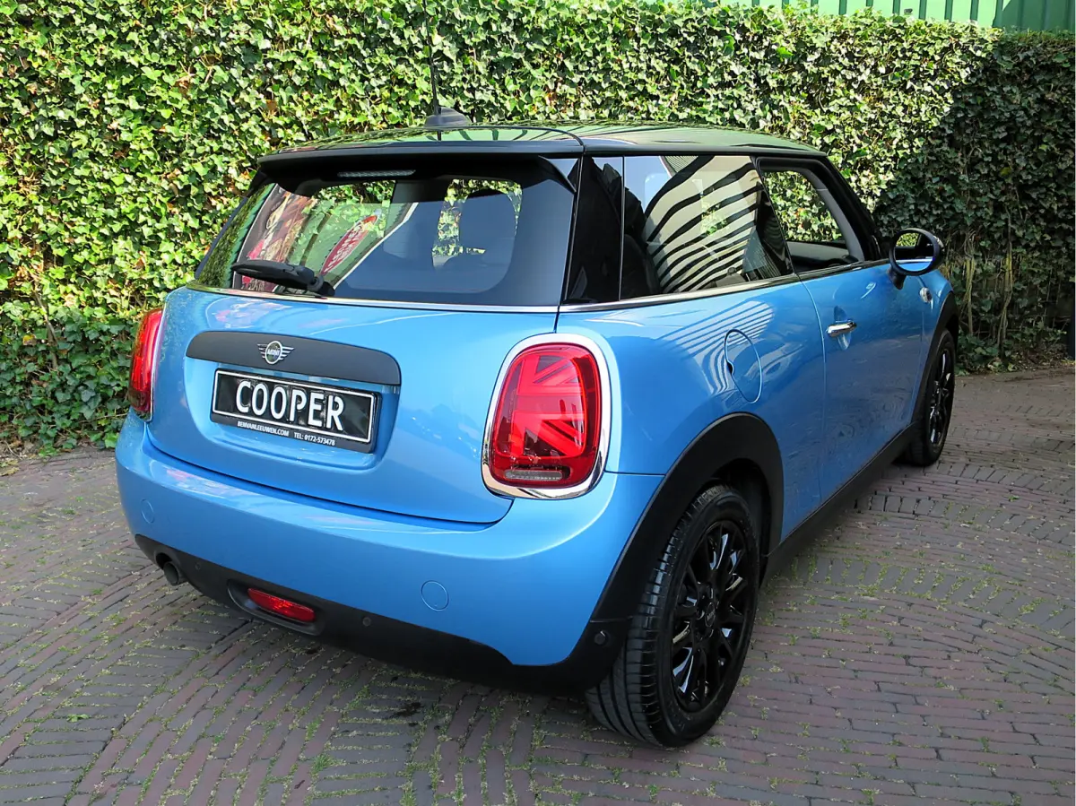1.5 Pepper F56 LCI met LED, Park ass., Clima, BT en 16"