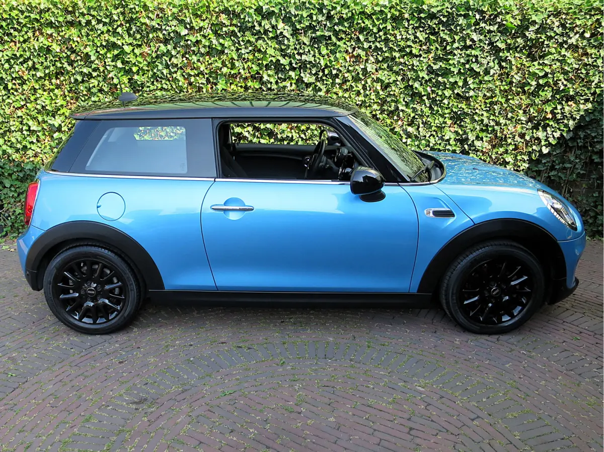 1.5 Pepper F56 LCI met LED, Park ass., Clima, BT en 16"