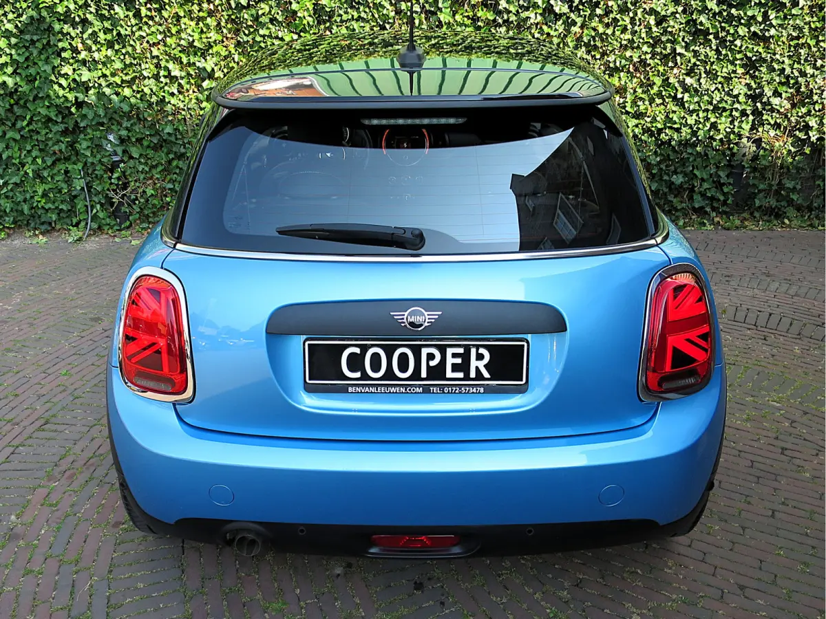 1.5 Pepper F56 LCI met LED, Park ass., Clima, BT en 16"