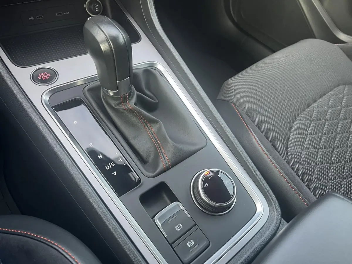 1.5 TSi DSG FR Business Intense | NAV. | CAMERA | STOEL-STUURVERW. |