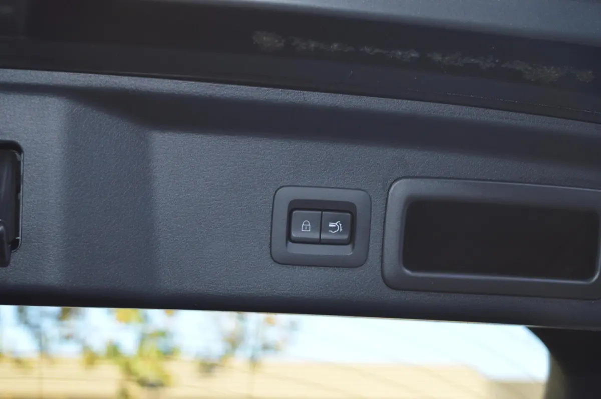 2.0 e-SkyActiv M Hybrid Bose|Camera|Leder|Head!