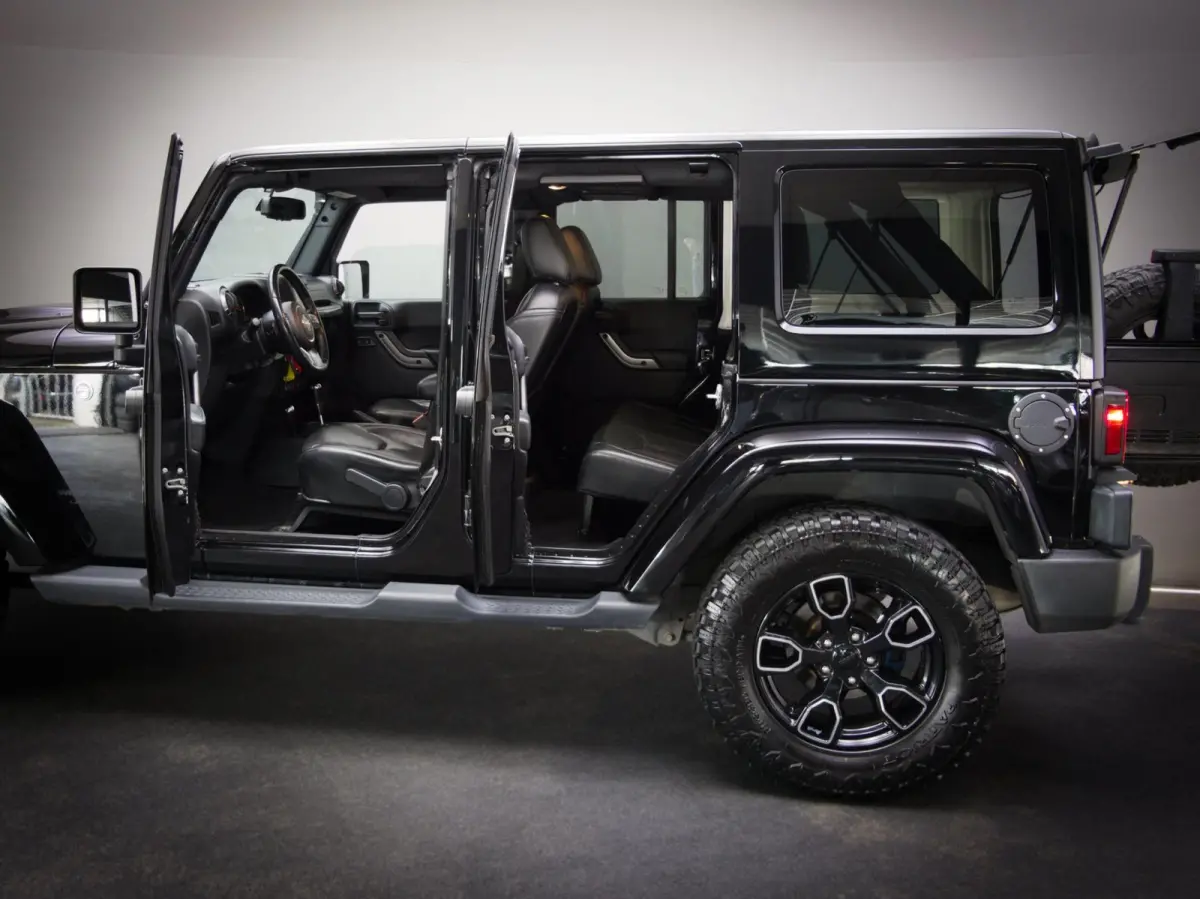 3.6 Rubicon JK Edition (HARDTOP CABRIO, OFF-ROAD BANDEN, LIER, VISION-Q KOPLAMPEN, LEDER, STOELVERWARMING)