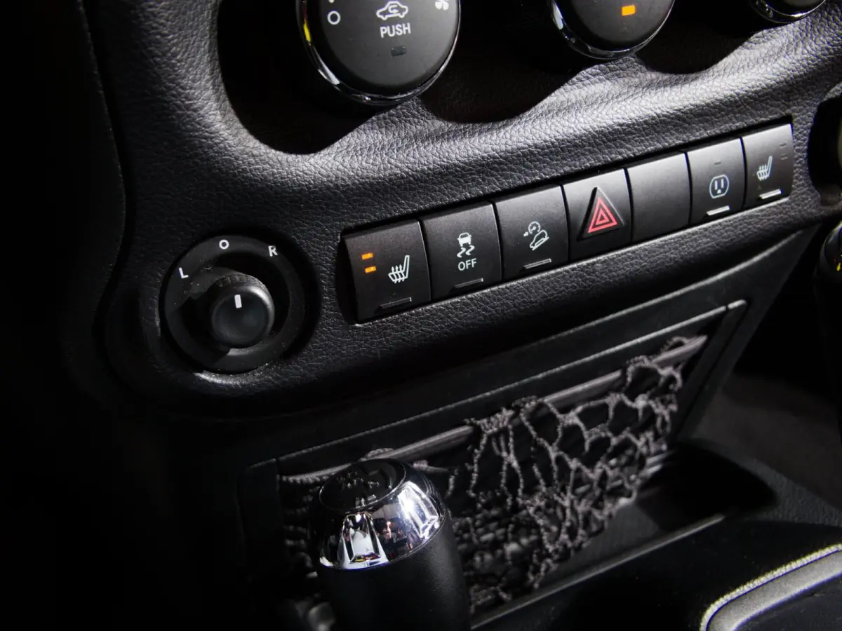 3.6 Rubicon JK Edition (HARDTOP CABRIO, OFF-ROAD BANDEN, LIER, VISION-Q KOPLAMPEN, LEDER, STOELVERWARMING)