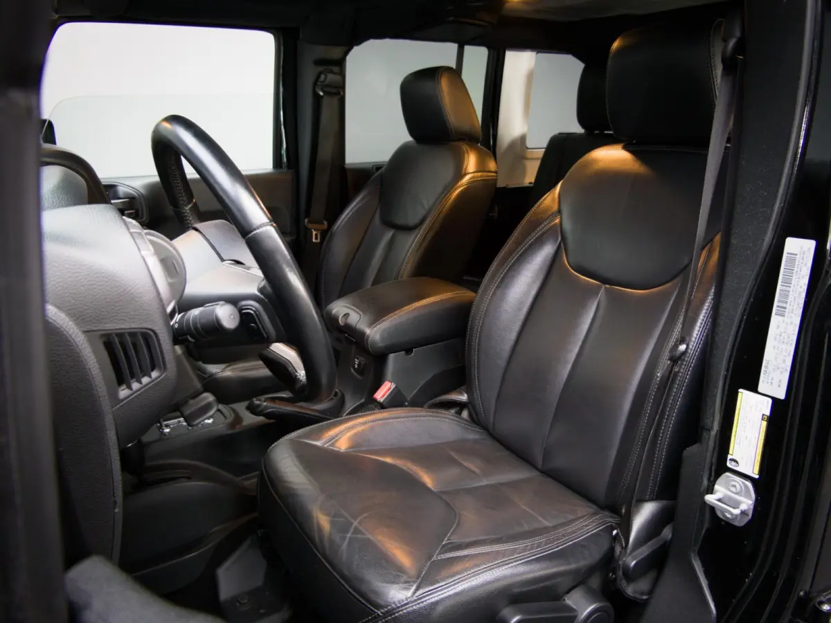 3.6 Rubicon JK Edition (HARDTOP CABRIO, OFF-ROAD BANDEN, LIER, VISION-Q KOPLAMPEN, LEDER, STOELVERWARMING)