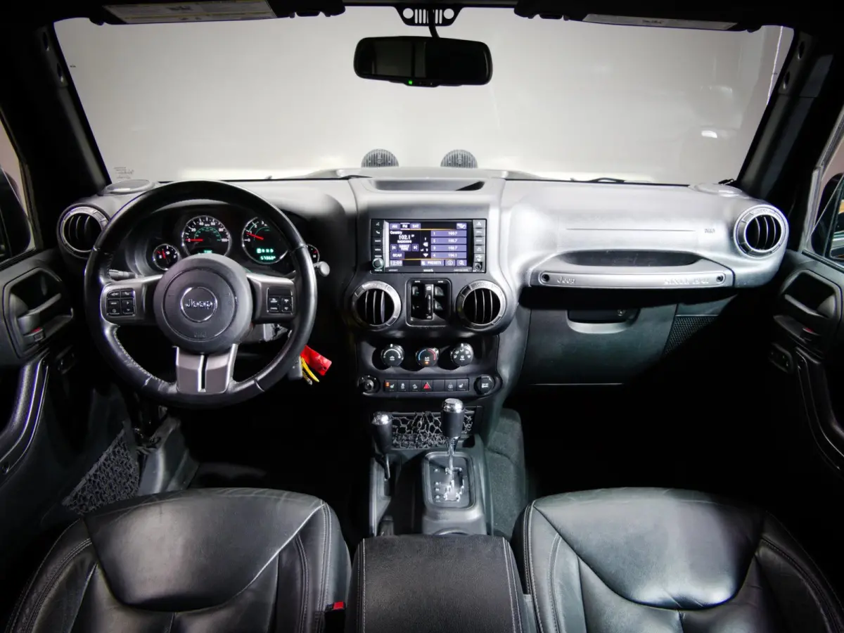 3.6 Rubicon JK Edition (HARDTOP CABRIO, OFF-ROAD BANDEN, LIER, VISION-Q KOPLAMPEN, LEDER, STOELVERWARMING)